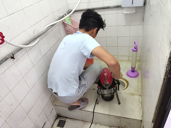 兴隆肥皂掉到马桶里把马桶堵住了怎么办？马桶堵住了怎么办